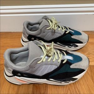 YEEZY Wave Runner